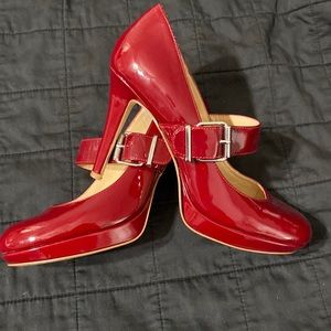 Gianni Bini sz 6.5 Mary Jane style Pumps patent leather